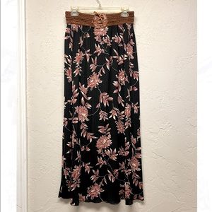 Jon & Anna Contemporary Skirt sz L Boutique long